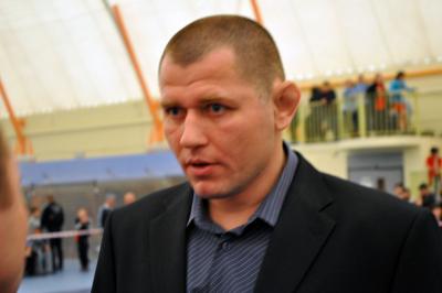 Кондратов Михаил своим «коронным приемом» вышел в финал.