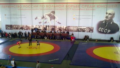 Чемпионы и призеры России по вольной борьбе среди кадетов.